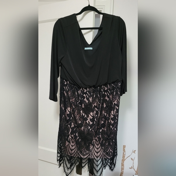 Black lacey dress - Picture 1 of 3